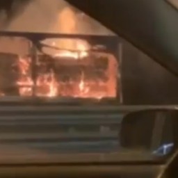 Движение по Крымскому мосту перекрывали из-за горящего грузовика