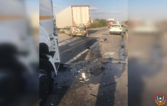 Два человека погибло и двое пострадало в ДТП на трассе в Ростовской области
