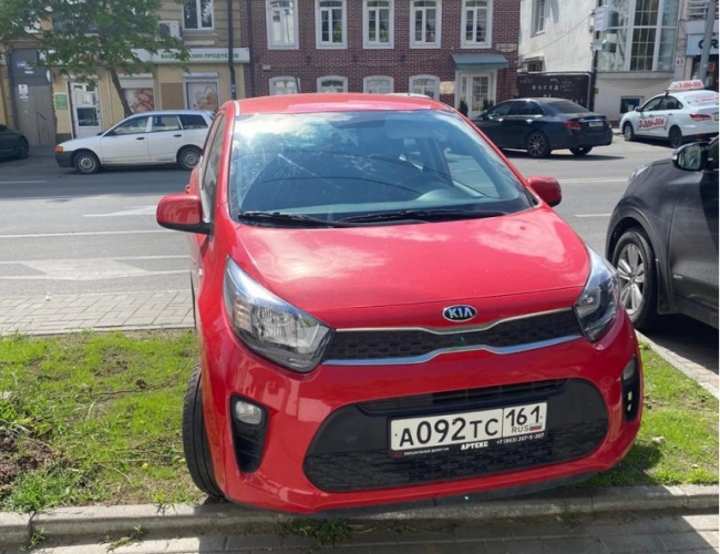 Власти Ростова пообещали штрафовать любителей парковаться на газонах
