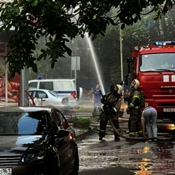 В Ростове 30 человек спасли из горящей многоэтажки