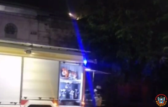 В Ростове на Ульяновской сгорел чердак частного дома