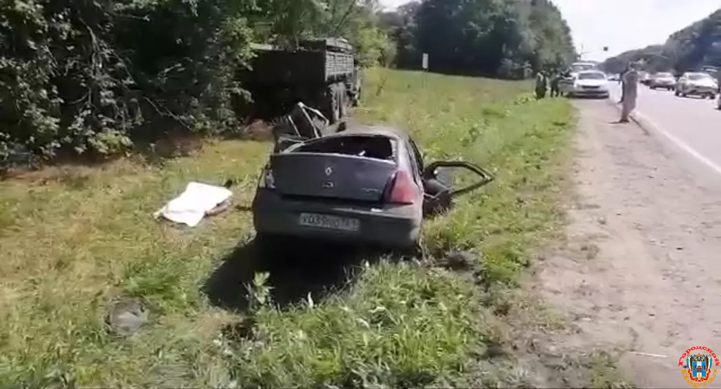 В Ростовской области в ДТП с легковушкой и военным грузовиком погиб мужчина