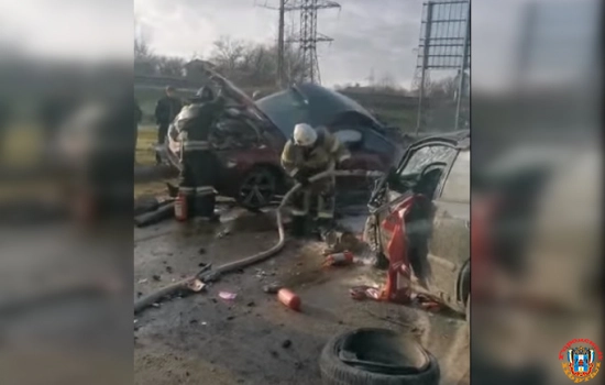 Два человека погибли и один пострадал в массовом ДТП на въезде в Азов