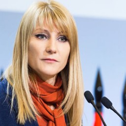 Журова: не считаю шутку ЦСКА оскорбительной для российских женщин