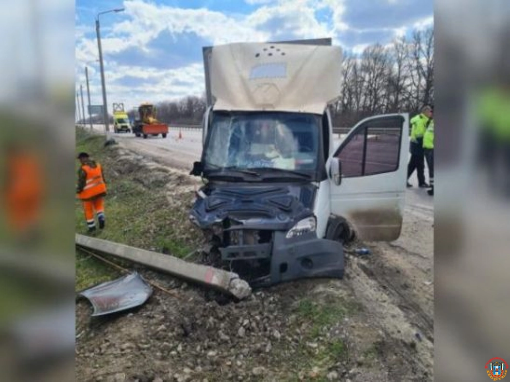 На трассе М-4 «Дон» в ДТП со строительным фургоном пострадал водитель «ГАЗели»