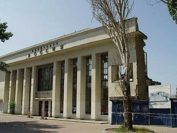 Власть Ростова решила избавиться от доли города в кинотеатре "Россия"