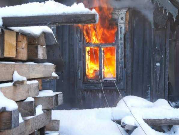 Смертельные ожоги получил мужчина во время пожара в частном доме Ростовской области
