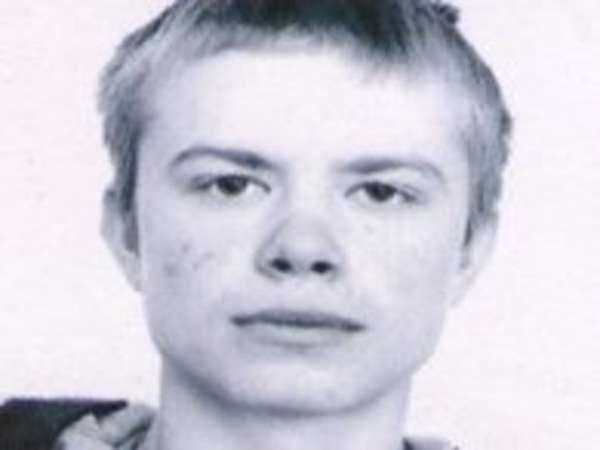 Сероглазого, невысокого 19-летнего юношу разыскивают в Ростовской области