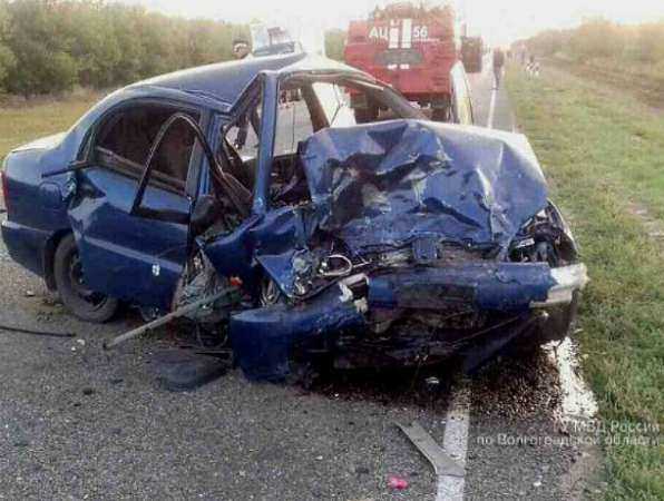 Двое ростовчан на «Ладе» и пассажир Chevrolet погибли в жутком ДТП на волгоградской трассе