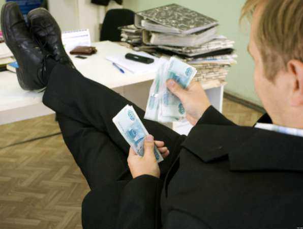 Начальник отделения «Почты России» присваивал деньги своих клиентов в Ростовской области