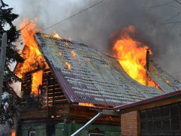 В Ростовской области 66-летний пенсионер едва сумел спастись от пожара