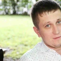 Молодой зеленоглазый мужчина в белых одеждах таинственно пропал в Ростове