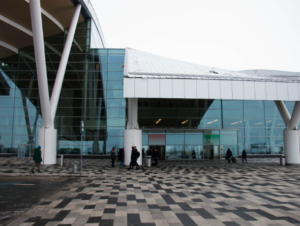 В ростовском аэропорту «Платов» экстренно сел самолет с мертвецом на борту
