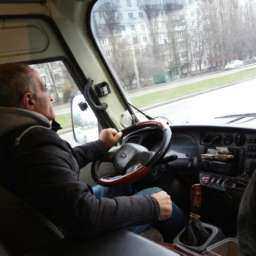 Матом и проклятьями провожал бабушек с удостоверениями жадный водитель маршрутки в Ростове