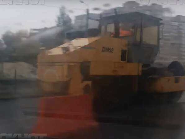 Лабораторные испытания проверят качество асфальта, проложенного под проливным дождем в Ростове