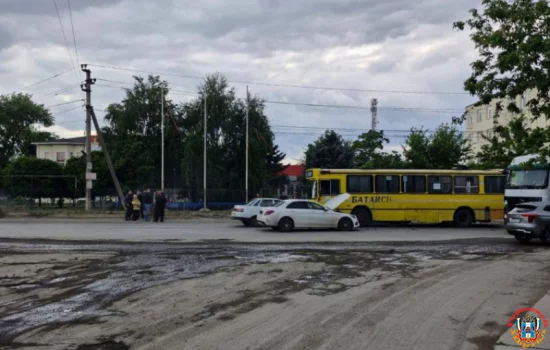 Трое пассажиров из Ростовской области пострадали в ДТП с автобусом