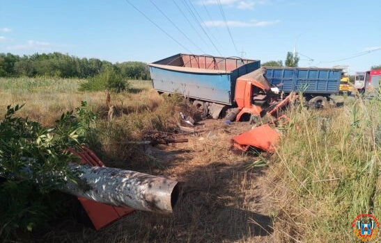 В Ростовской области водитель большегруза скрывался от погони и погиб в ДТП