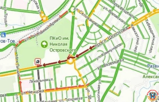 Из-за ДТП легковушки с «ГАЗелью» в Ростове образовалась гигантская пробка