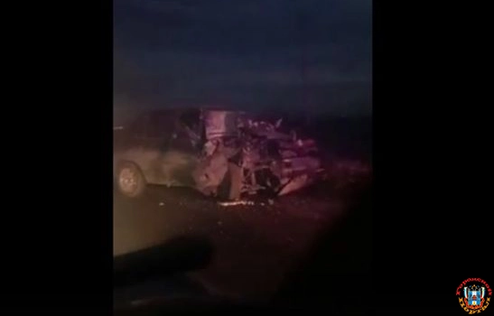 Под Зверево «Дэу Нексия» превратилась в груду металла после ДТП с «таблеткой»