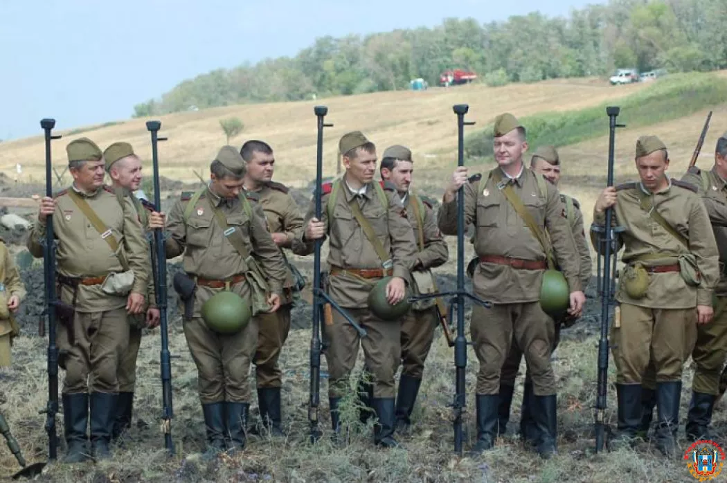 Военные из зоны СВО приняли участие в реконструкции боев в Ростовской области