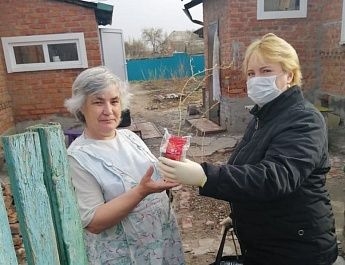 В Константиновском и Усть-Донецком районах куличи приносят на дом