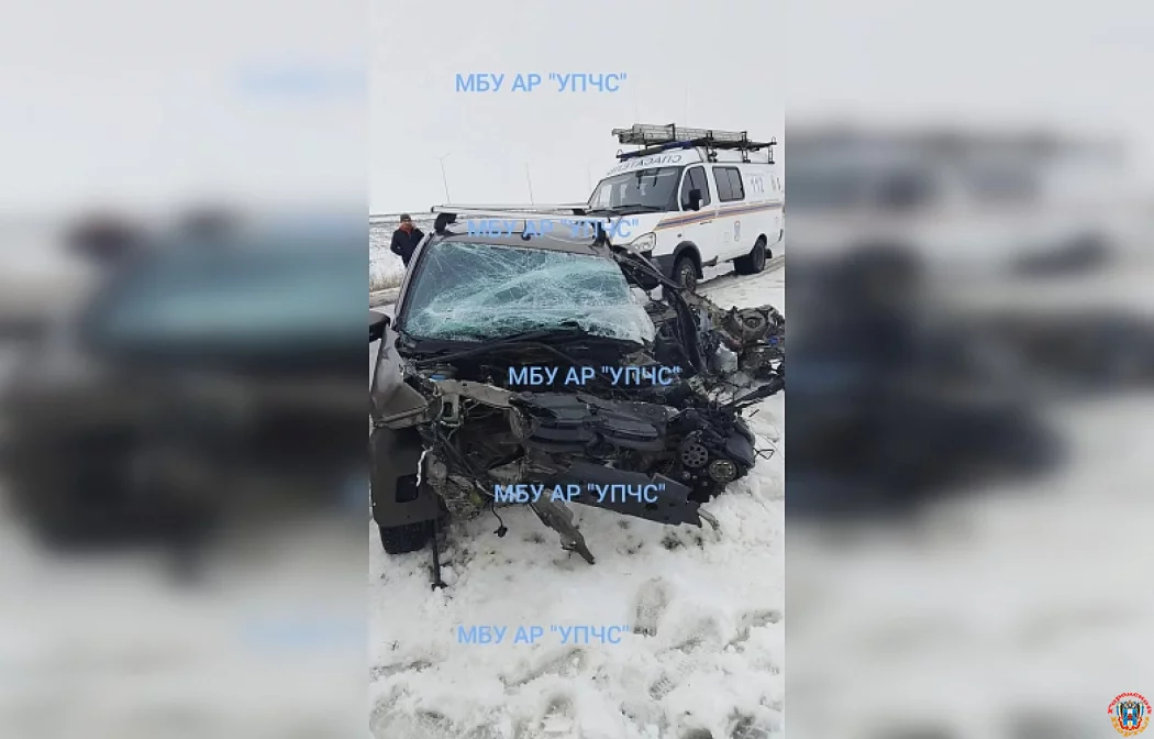 Выжил чудом: в Аксайском районе спасатели деблокировали водителя из &laquo;железного плена&raquo; после лобового столкновения