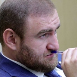 Опального сенатора Арашукова задерживали в Ростове за избиение с охраной сына замначальника УФСБ