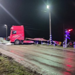 На переезде в Ростовской области столкнулись поезд и грузовик