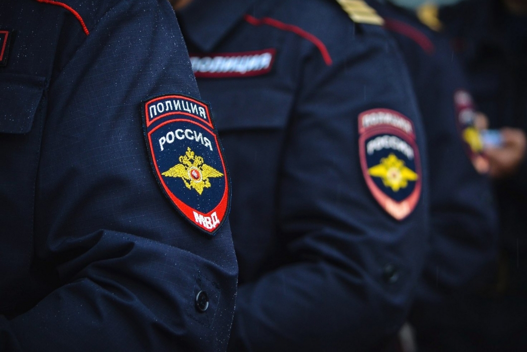 В Ростовской области полицейского, подозреваемого в превышении должностных полномочий, отстранили от службы