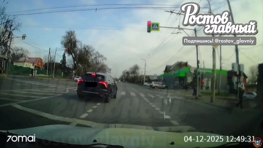 По видео из сети ГАИ оштрафовала водительницу Haval за проезд на «красный» По видео из сети ГАИ оштрафовала водительницу Haval за проезд на «красный»