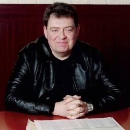 Арбитражный суд арестовал три дорогих иномарки у жены ростовского бизнесмена Варшавского