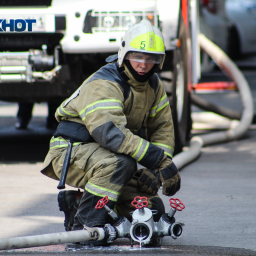 Два человека пострадали на пожаре в Шахтах
