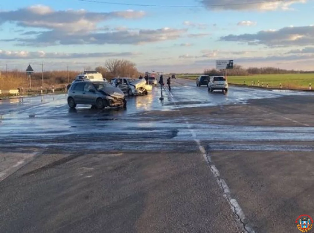 На трассе Морозовск - Волгодонск в массовом ДТП погибли двое