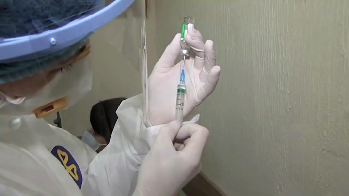 Украинский политик: индийская вакцина вызывает много вопросов и претензий