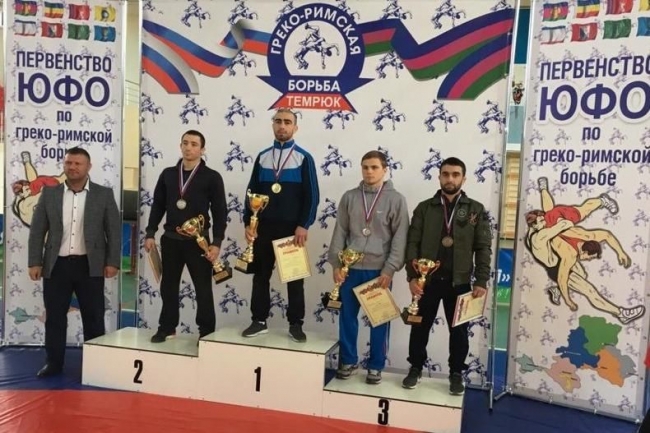 Ростовские борцы завоевали 14 медалей первенства ЮФО
