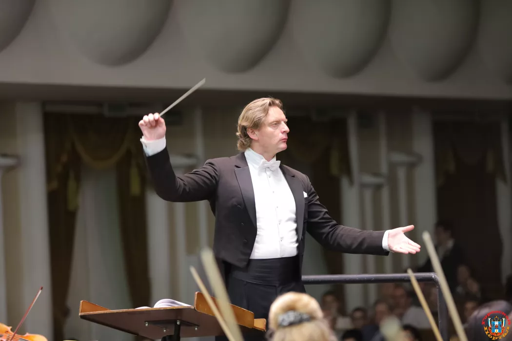Ростовская филармония открывает 89-ый симфонический сезон музыкой Гершвина, Рахманинова и Равеля