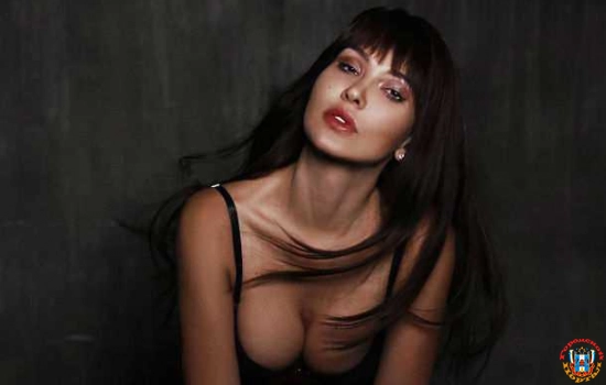 Животную страсть показала сексуальная хищница Playboy из Ростова