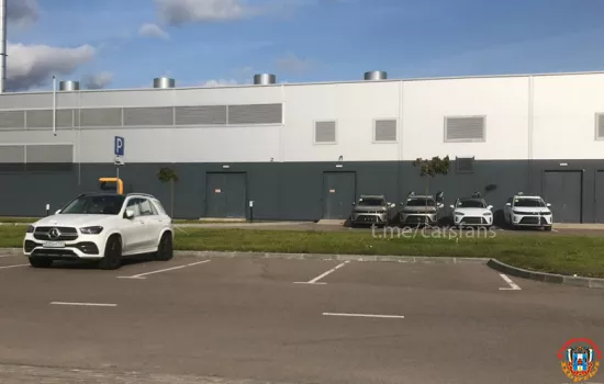 На бывшем российском заводе Mercedes-Benz заканчиваются работы по подготовке к производству люксовых китайских авто Hongqi