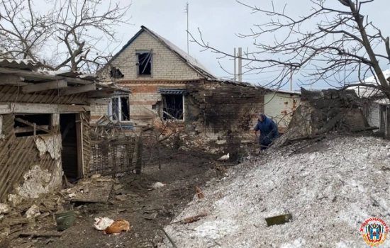 Украинский снаряд ранил женщину в селе под Белгородом