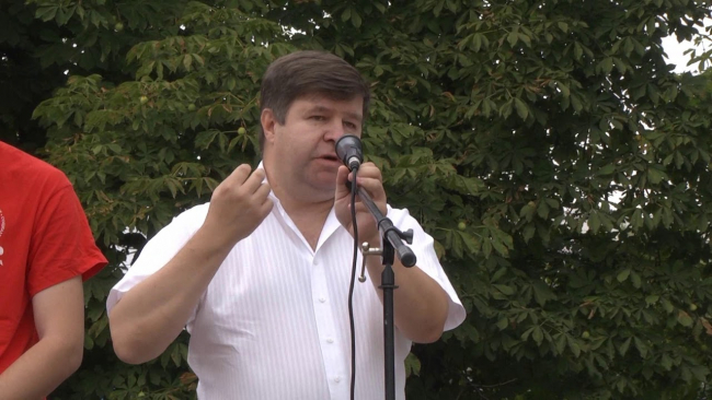 Ростовский депутат-коммунист, следящий за честностью своих коллег, предпочитает дорогие иномарки
