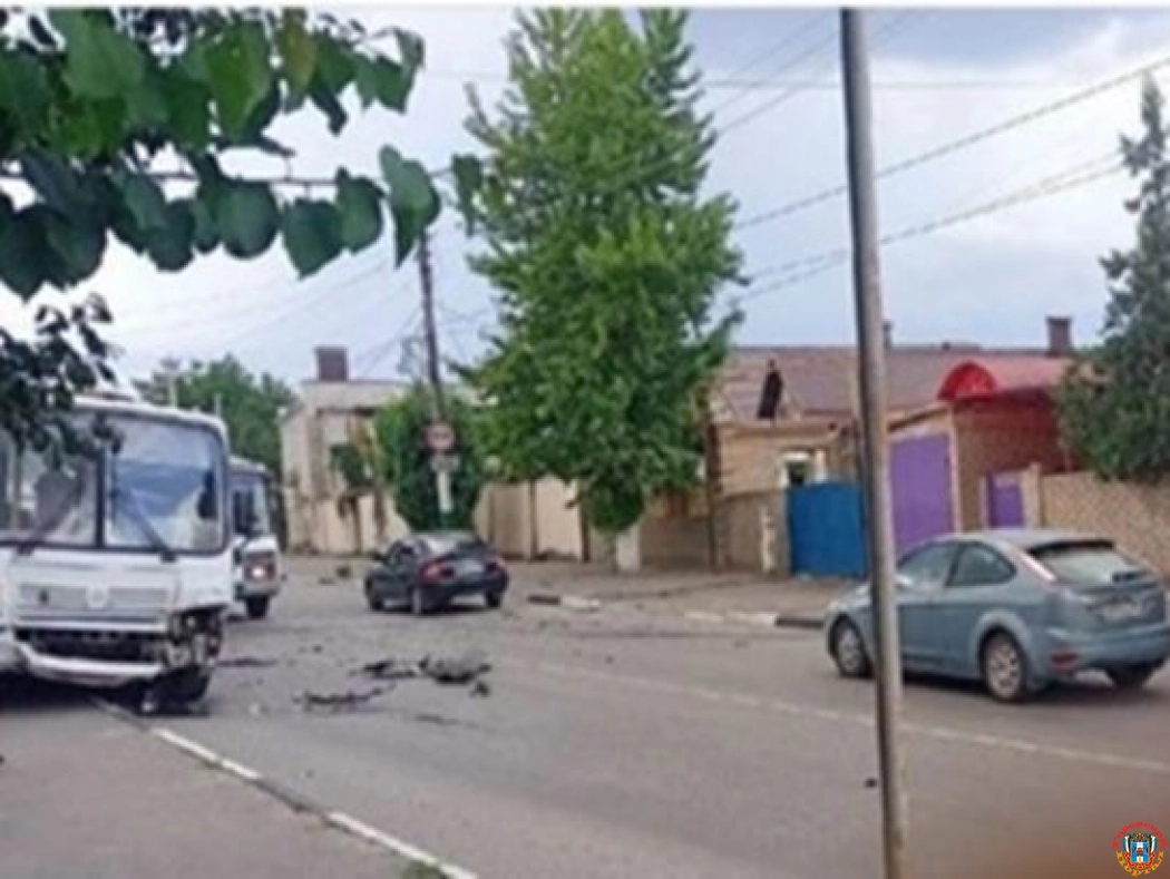 Два человека пострадали в ДТП с участием пассажирского автобуса в Белой Калитве