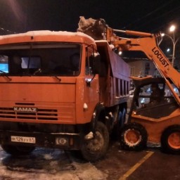 Коммунальщики вывезли с улиц Ростова более 400 тонн снега