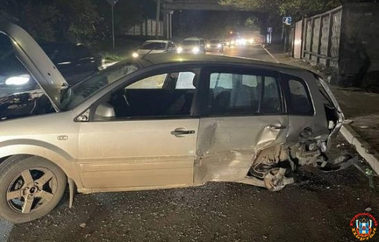 В Ростове на Нансена четыре человека пострадали в ДТП с иномарками