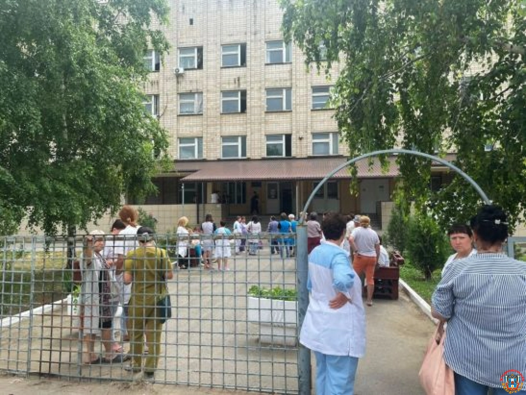 Из-за угрозы взрыва эвакуировали ЦРБ Каменского района Ростовской области