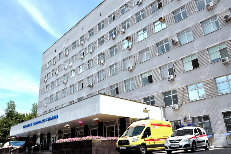 В ростовской областной клинической больнице пациент ковидного госпиталя сорвал маску с врача