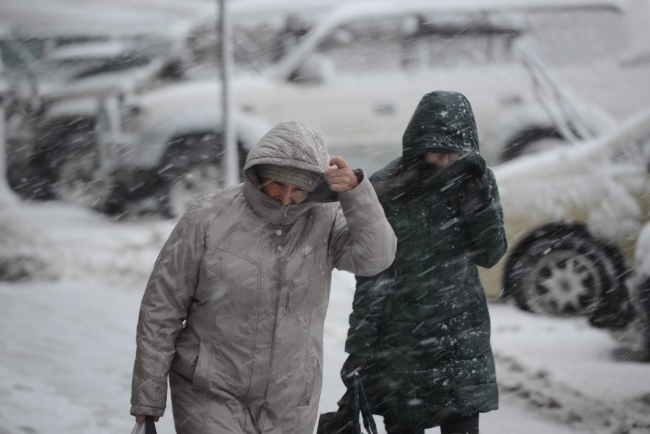 Из-за сильного ветра в Ростове объявили экстренное предупреждение