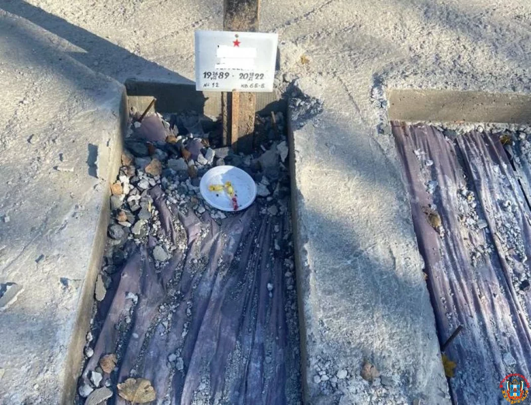 «С нами никто не общается»: жена погибшего на СВО ростовчанина пожаловалась на низкое качество благоустройства могил