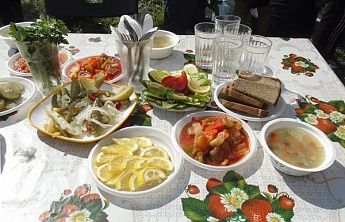 Июль богат на уху и национальные блюда