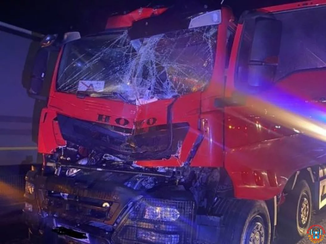 В Ростовской области в столкновении двух грузовиков пострадал мужчина