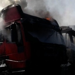 В Ростовской области загорелся грузовик